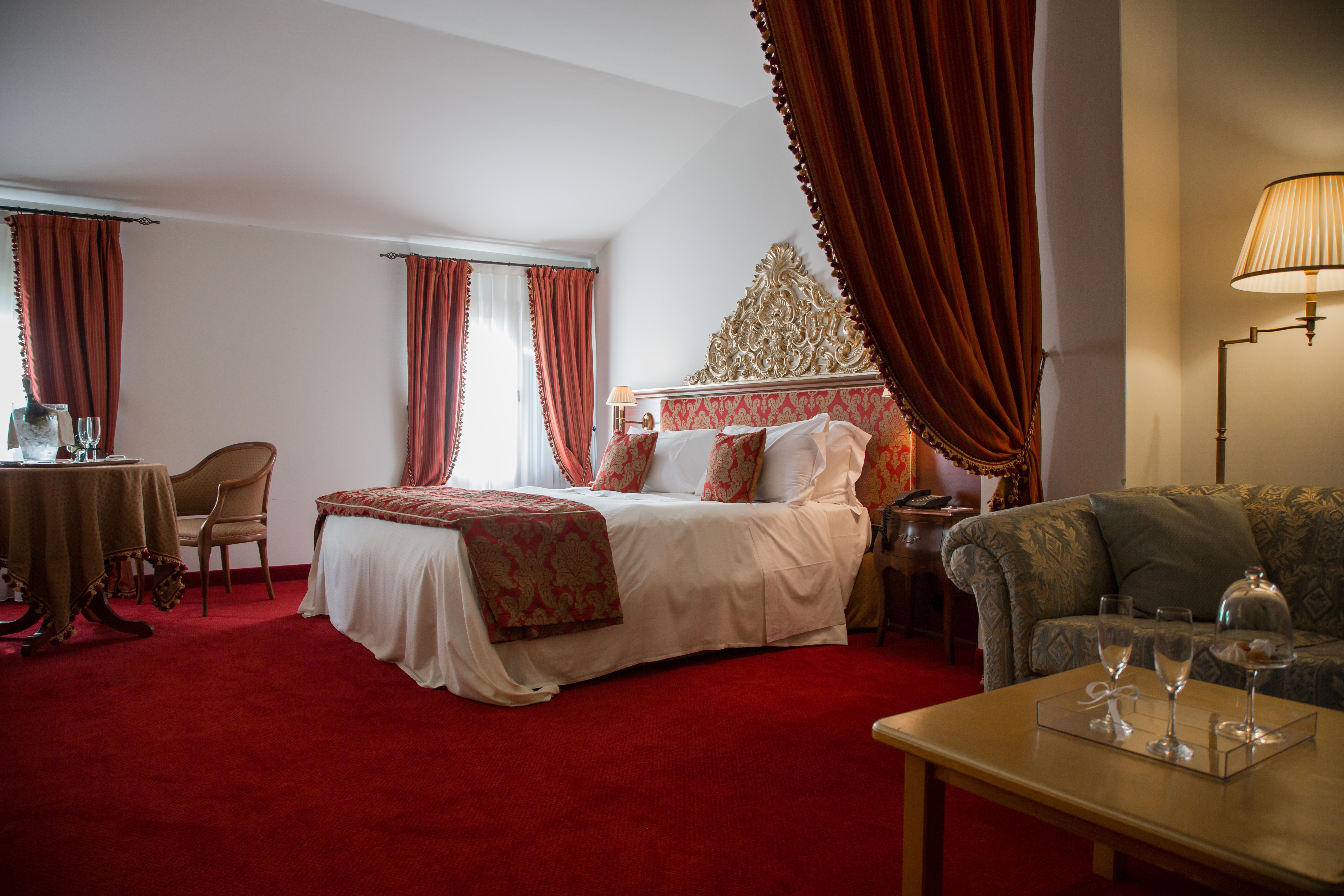 호텔 빌라 콘둘메르 몰리아노베네토 외부 사진 A suite at the hotel