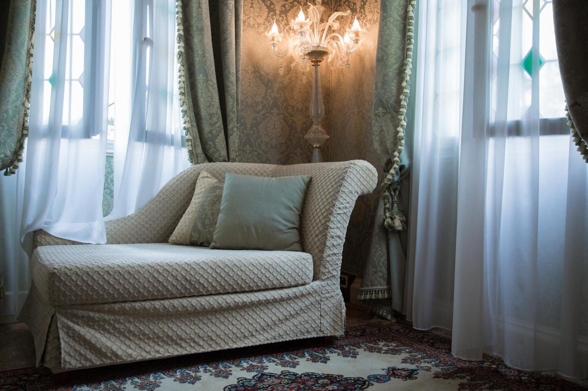 호텔 빌라 콘둘메르 몰리아노베네토 객실 사진 A chaise longue