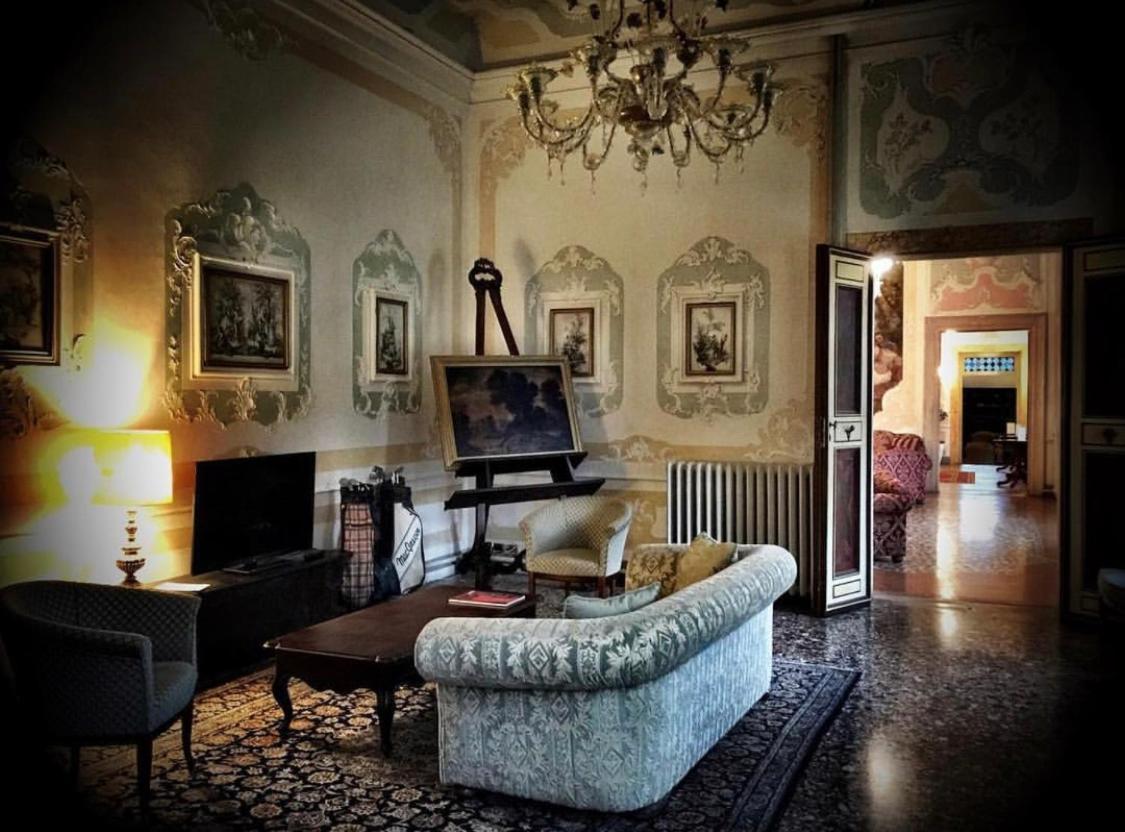 호텔 빌라 콘둘메르 몰리아노베네토 외부 사진 The interior of the villa