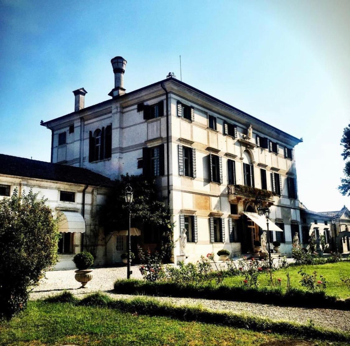 호텔 빌라 콘둘메르 몰리아노베네토 외부 사진 Villa confalonieri