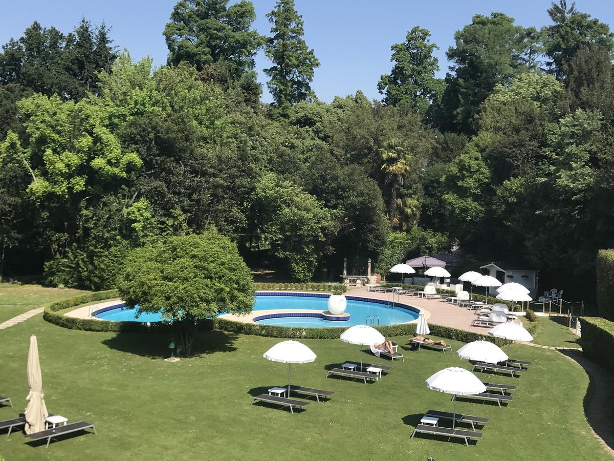 호텔 빌라 콘둘메르 몰리아노베네토 외부 사진 The swimming pool at the hotel